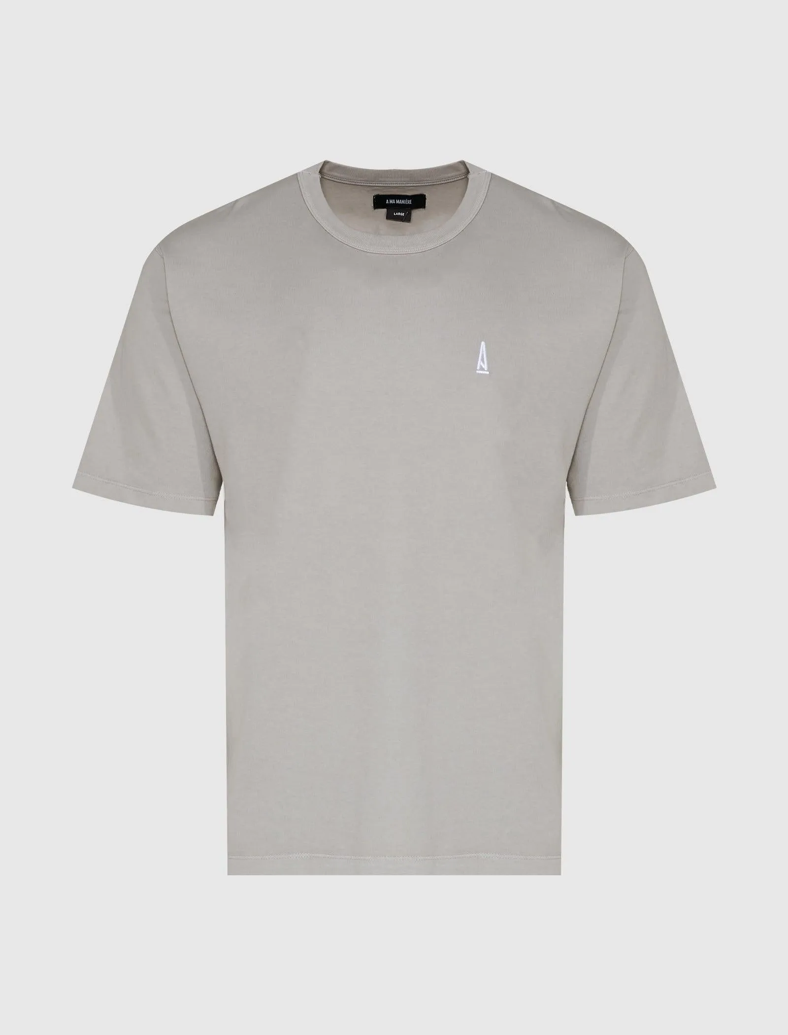Ein Logo-T-Shirt