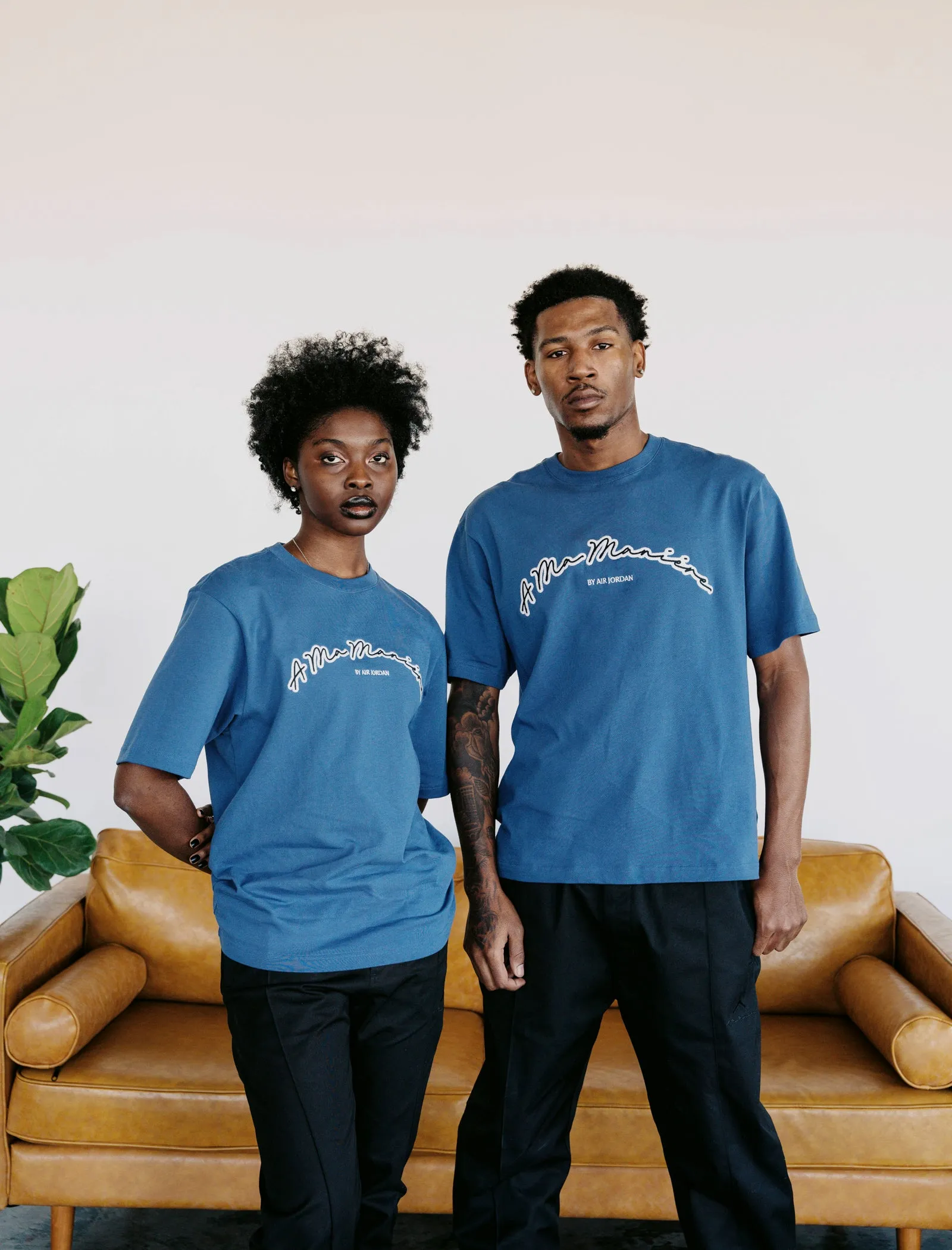 A MA MANIÉRE KURZARMLIGES T-SHIRT