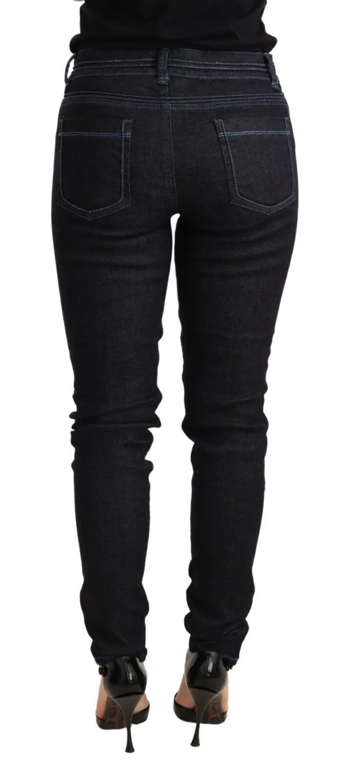 Acht Baumwoll-Damenjeans mit niedriger Taille und schmaler Passform