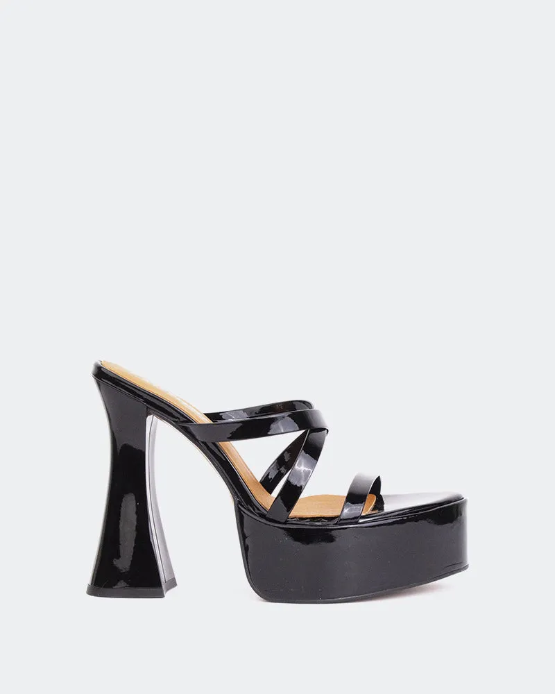 Attitude Lackleder in Schwarz
