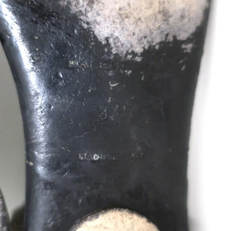 Balenciaga Nieten-T-Riemchen-Sandalen Dunkelgraues Leder Größe 37,5 Flache Zehenstegsandale