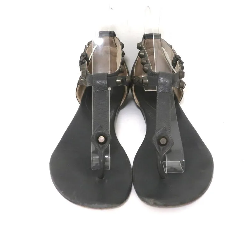 Balenciaga Nieten-T-Riemchen-Sandalen Dunkelgraues Leder Größe 37,5 Flache Zehenstegsandale