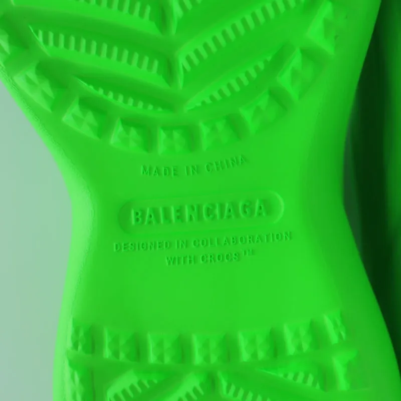Balenciaga x Crocs Pool Slide Sandalen Neon Grün Gummi Größe 36 NEU