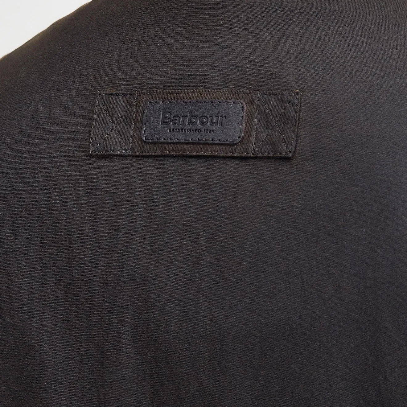 Barbour Alwinton Wachs-Weste in Olive