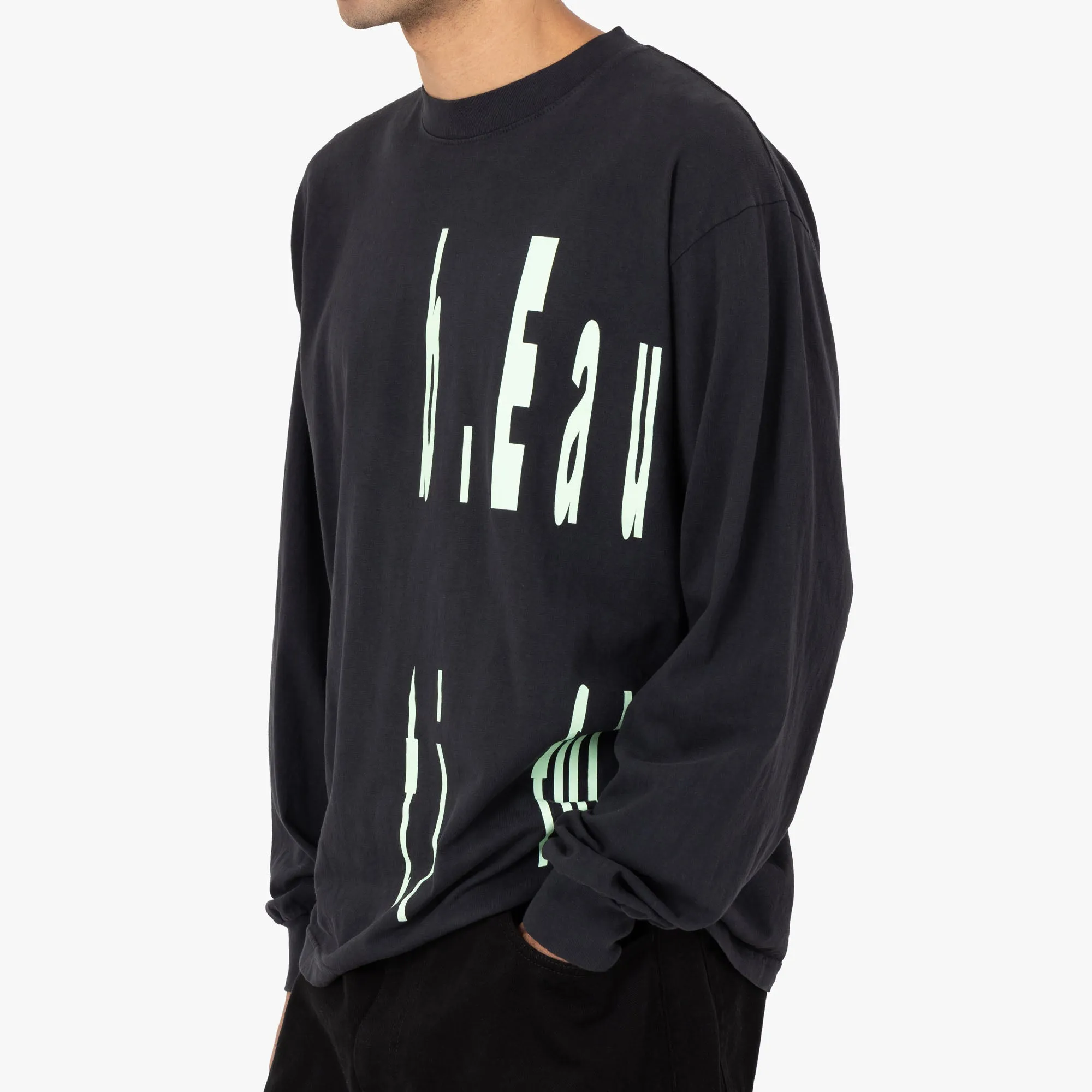 Schönes Langarm-Shirt mit Logo links / Schwarz