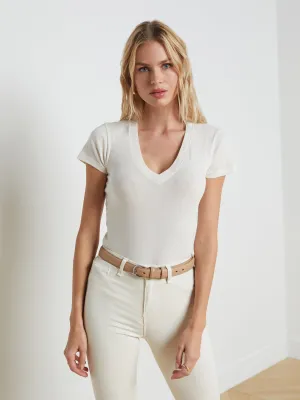 Becca Baumwoll-V-Ausschnitt T-Shirt
