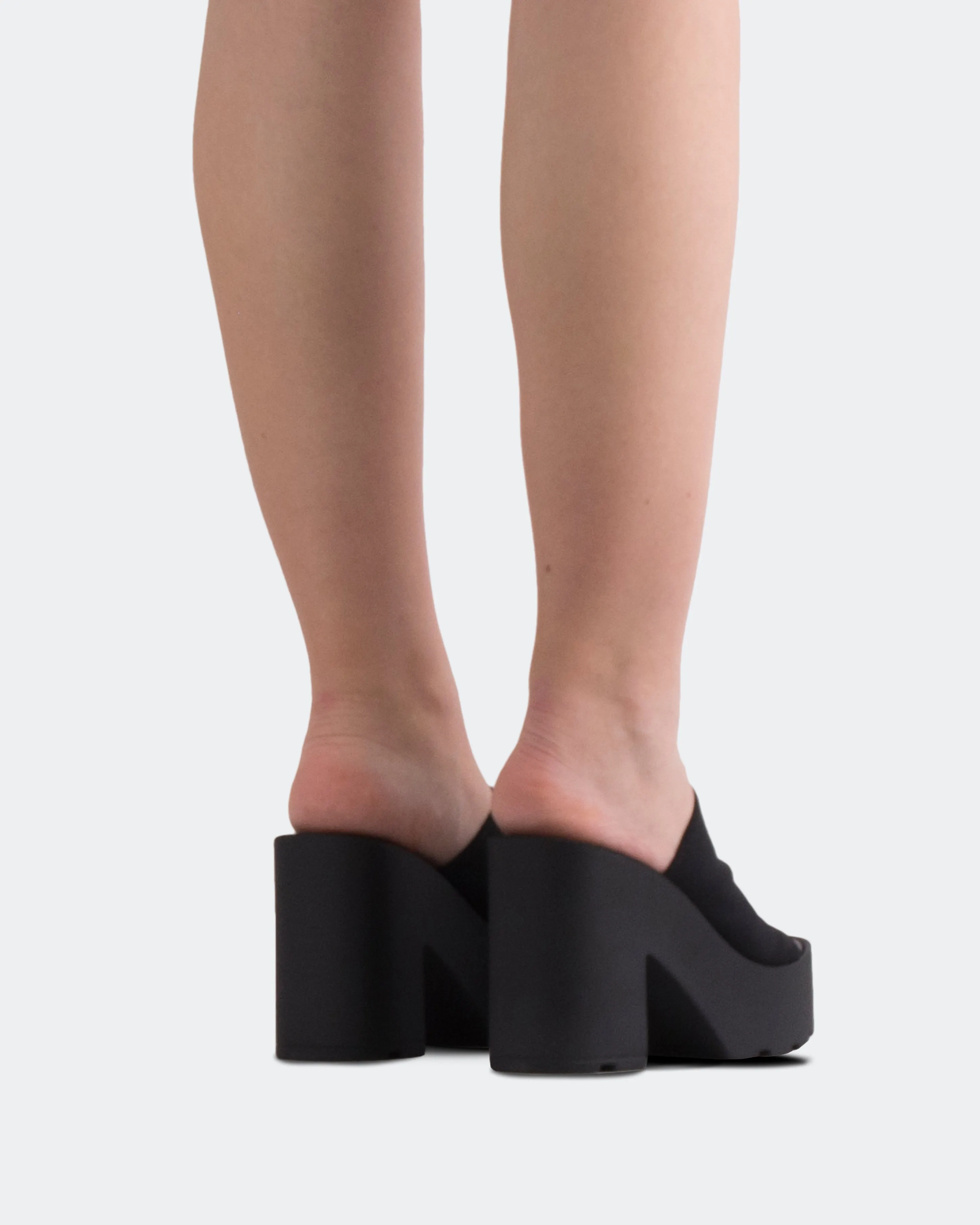 Carangi Schwarz Lycra