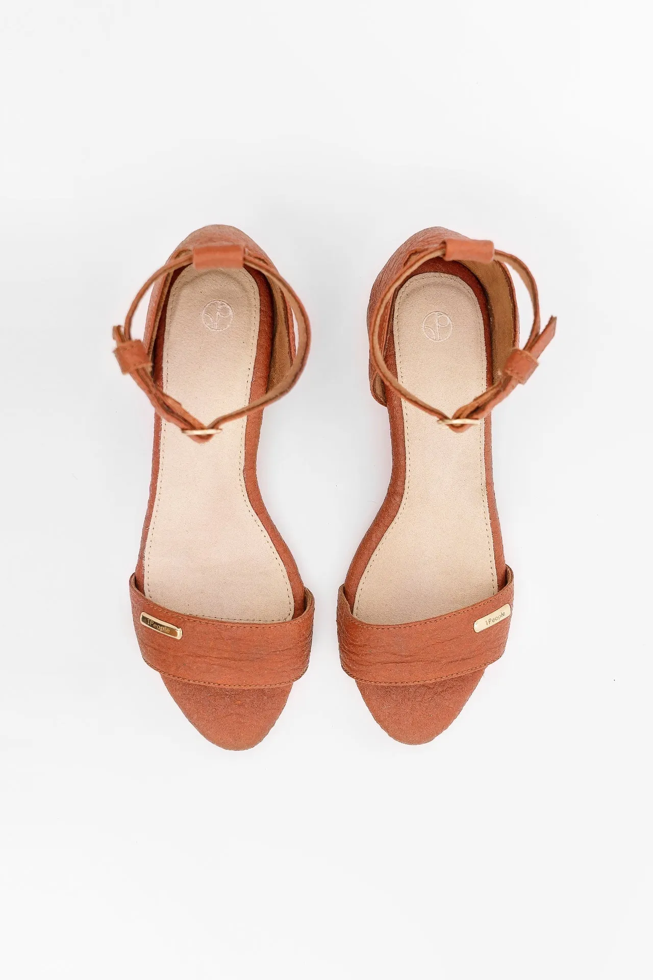Chicago Piñatex® Vegan Leder Knöchelriemen Pumps | Canela
