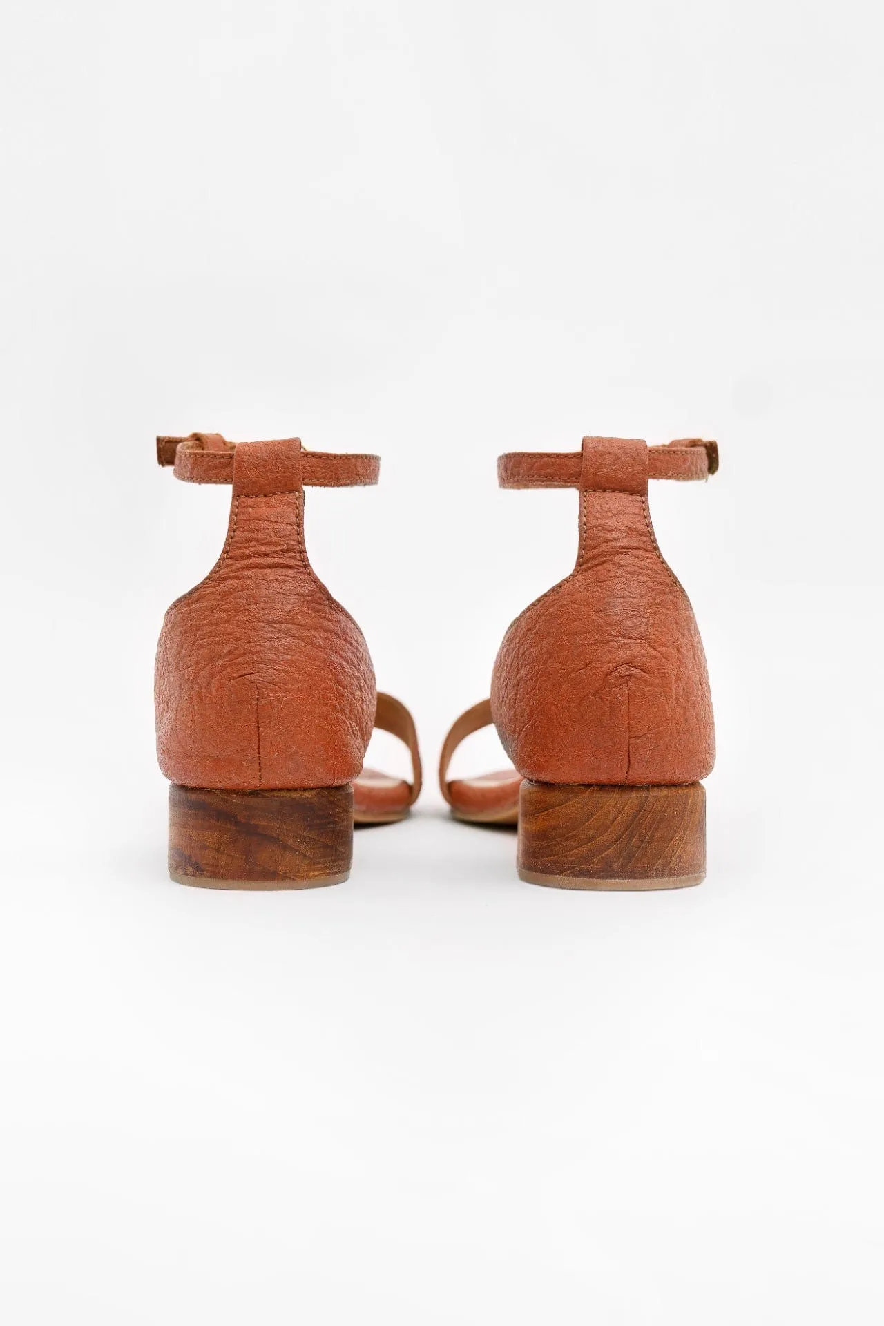 Chicago Piñatex® Vegan Leder Knöchelriemen Pumps | Canela
