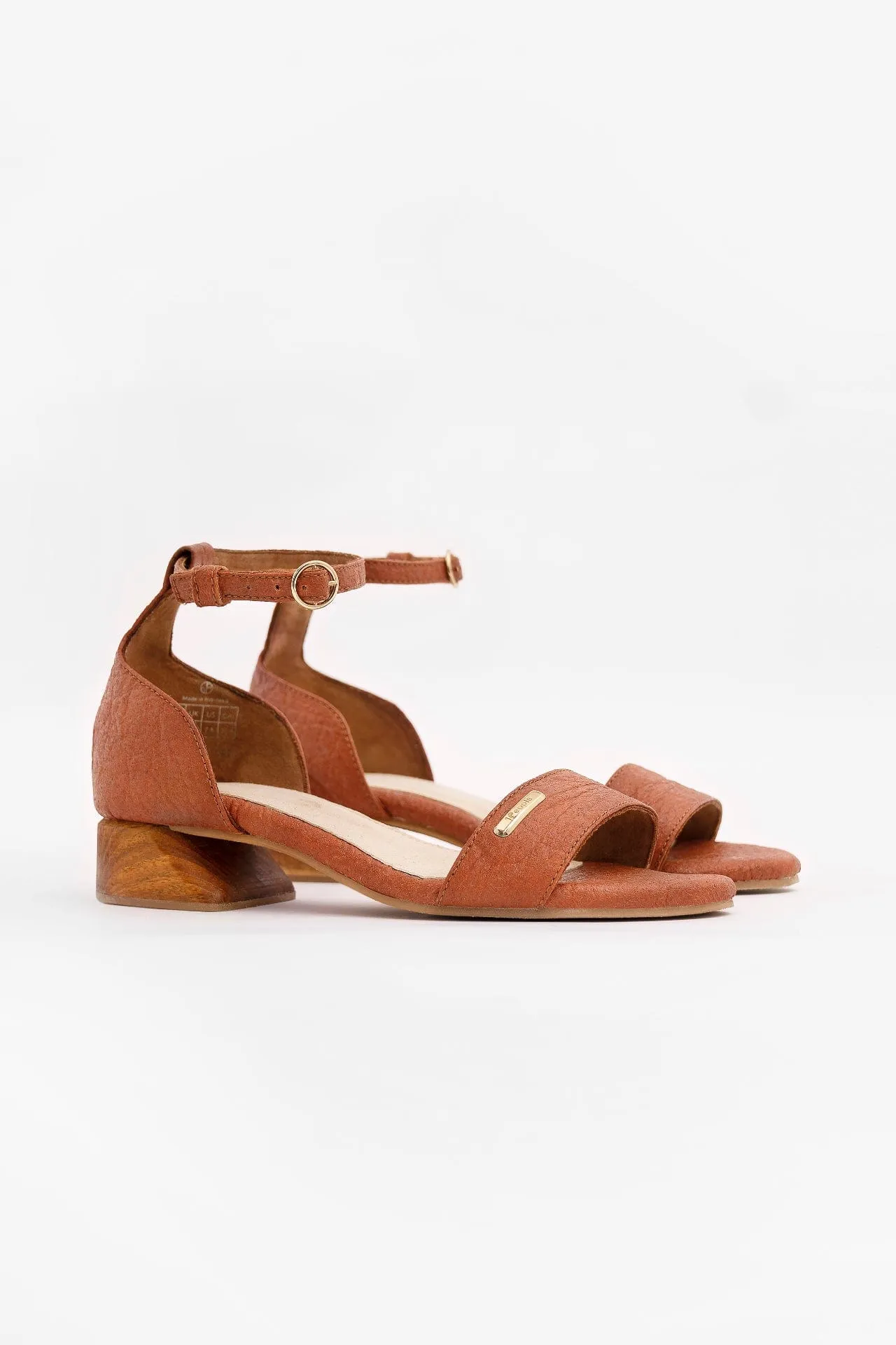 Chicago Piñatex® Vegan Leder Knöchelriemen Pumps | Canela