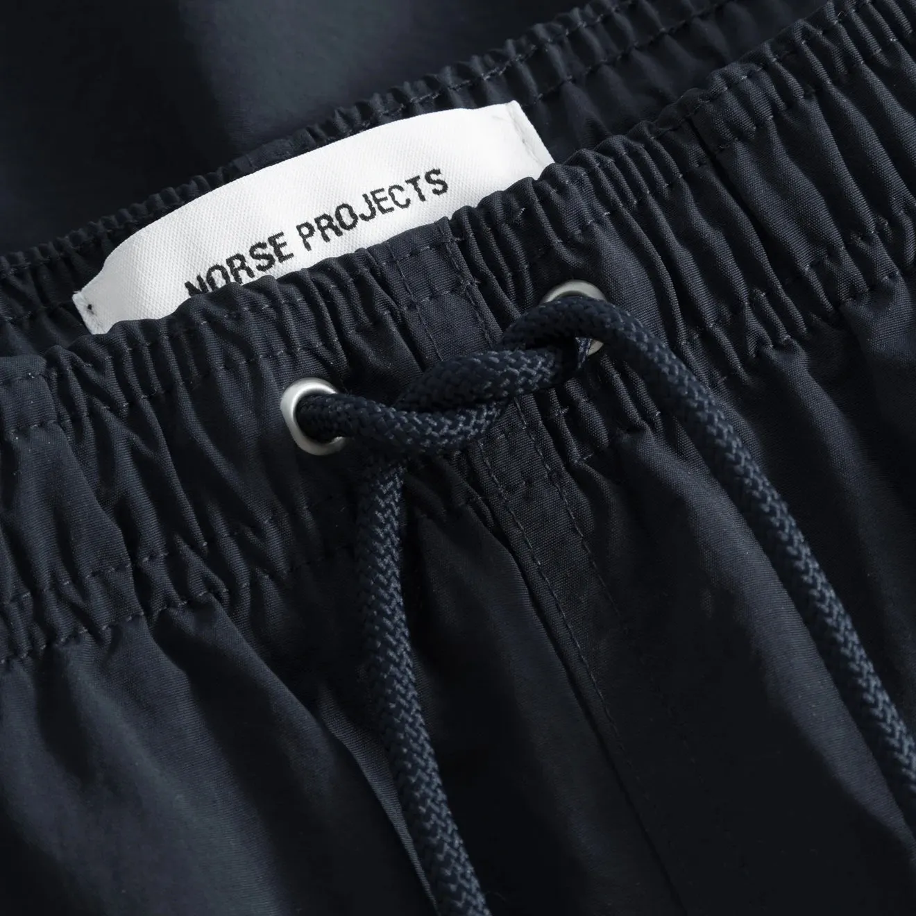 Bekleidung Norse Projects Herren Norse Projects Hauge Schwimmshorts aus recyceltem Nylon Dunkelblau