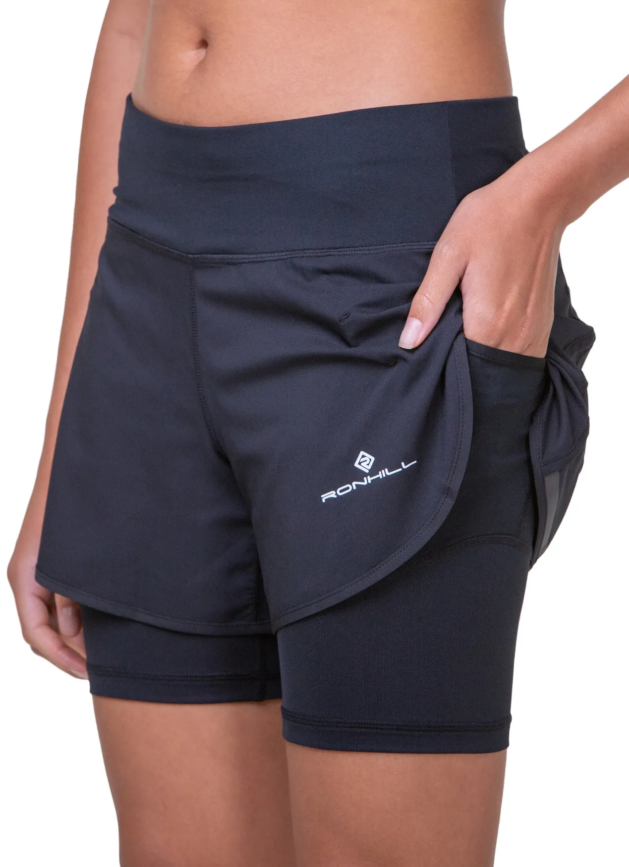 Bekleidung Ronhill Damen Ronhill Tech 4,5 Zoll Twin 2 in 1 Laufshorts für Frauen - Schwarz