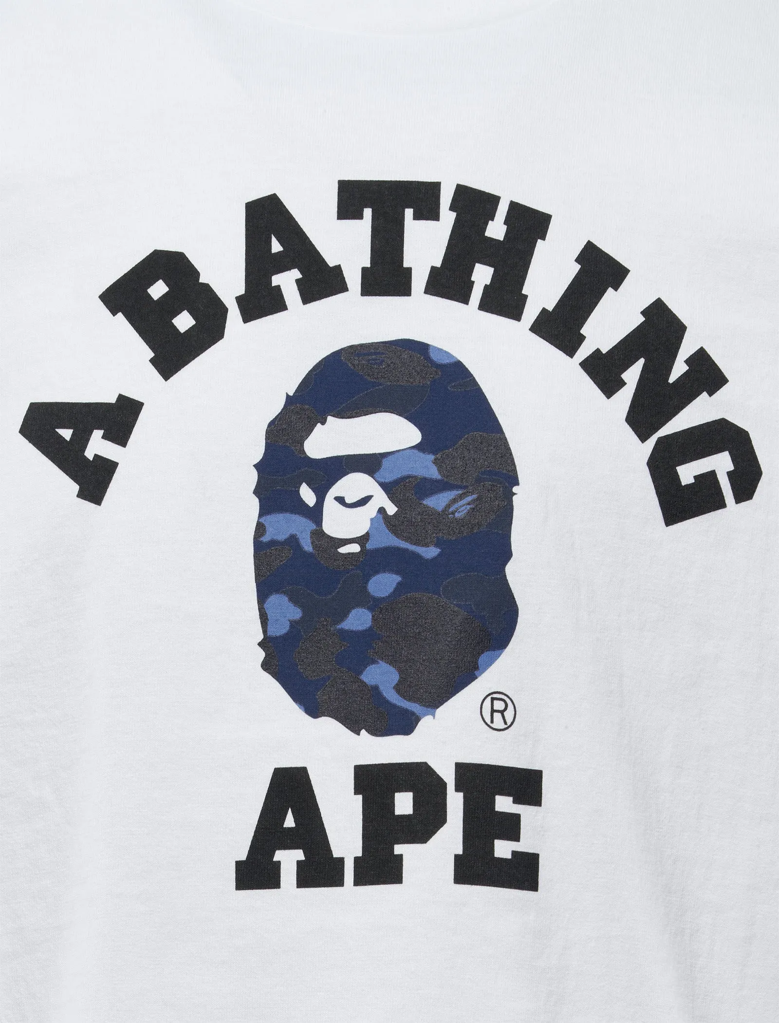 FARBIGES CAMO COLLEGE T-SHIRT