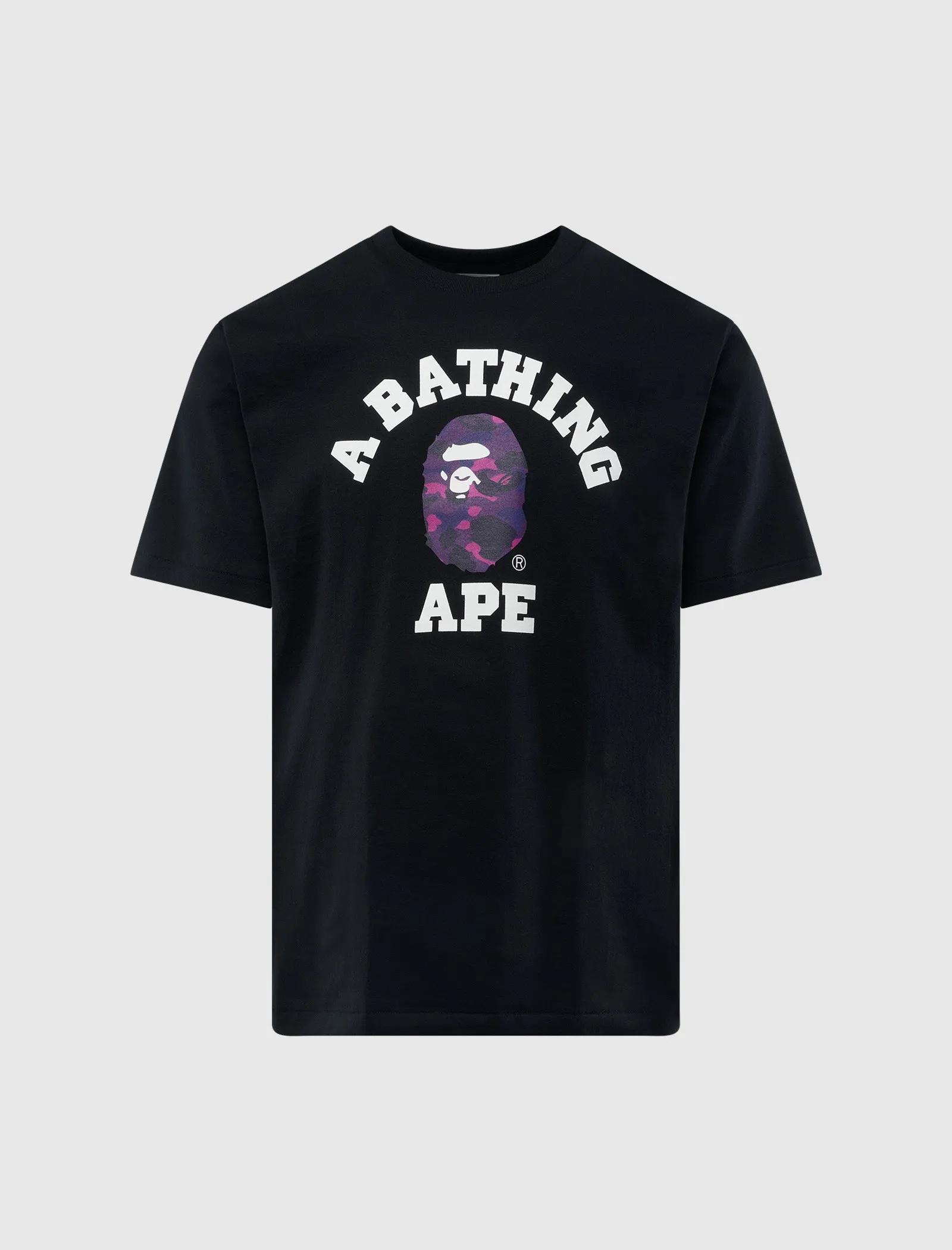 FARBIGES CAMO COLLEGE T-SHIRT