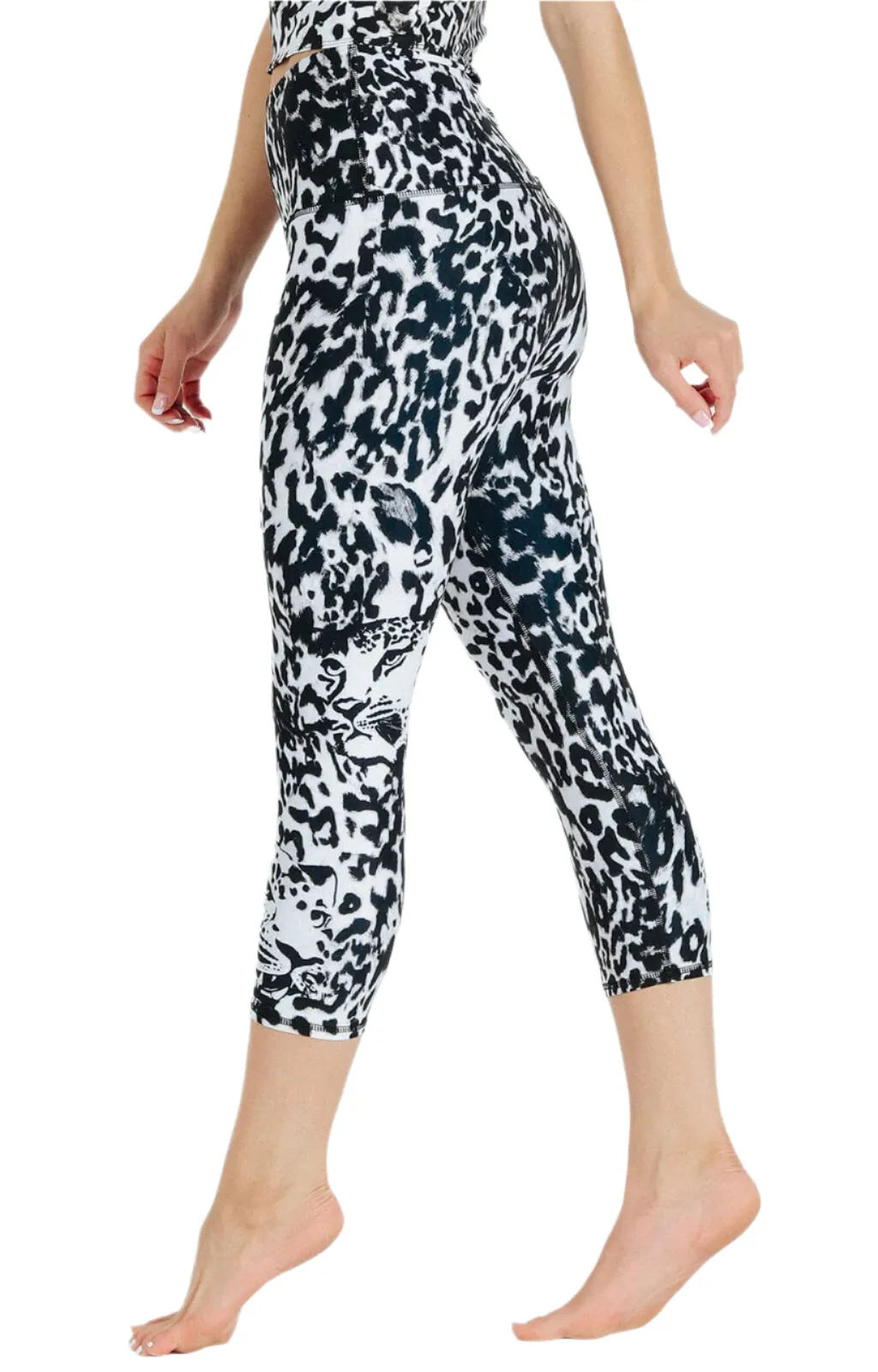 Ghost Leopard Crops von Yoga Democracy
