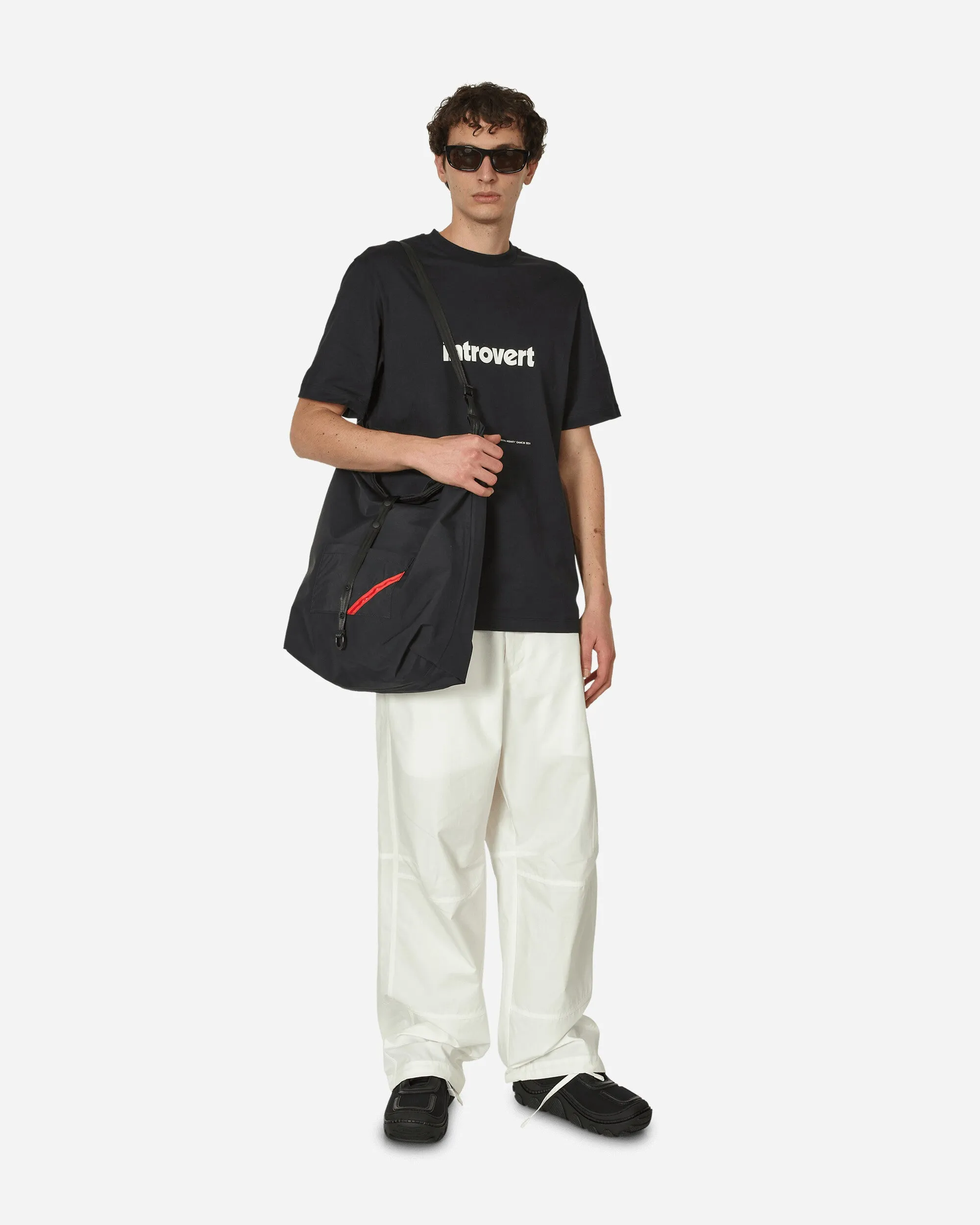Introvert T-Shirt Schwarz
