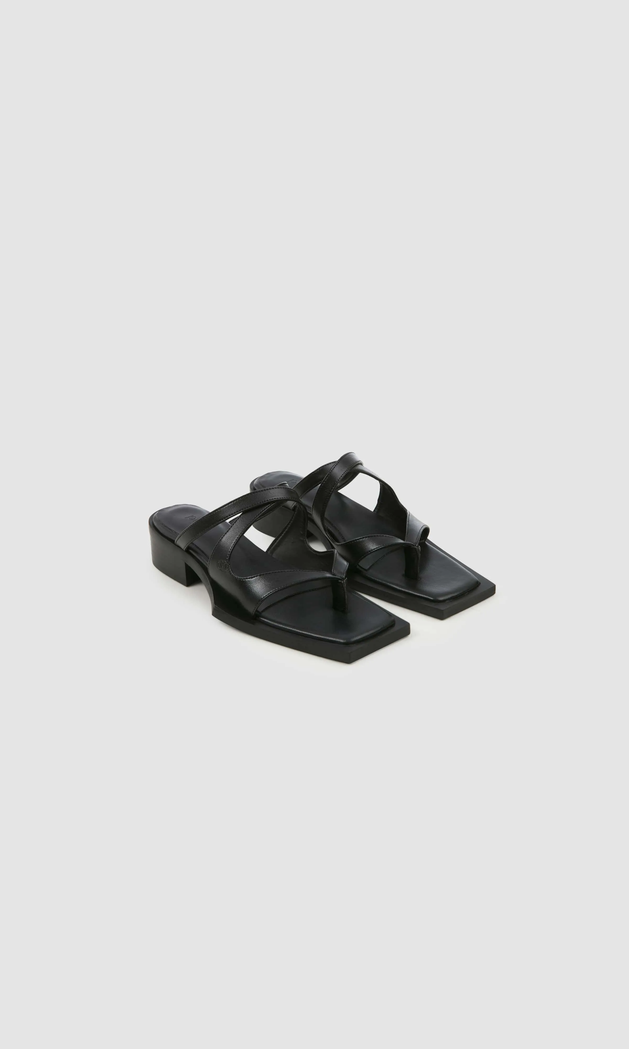 Karel Vegan Apple Leder Mules | Schwarz