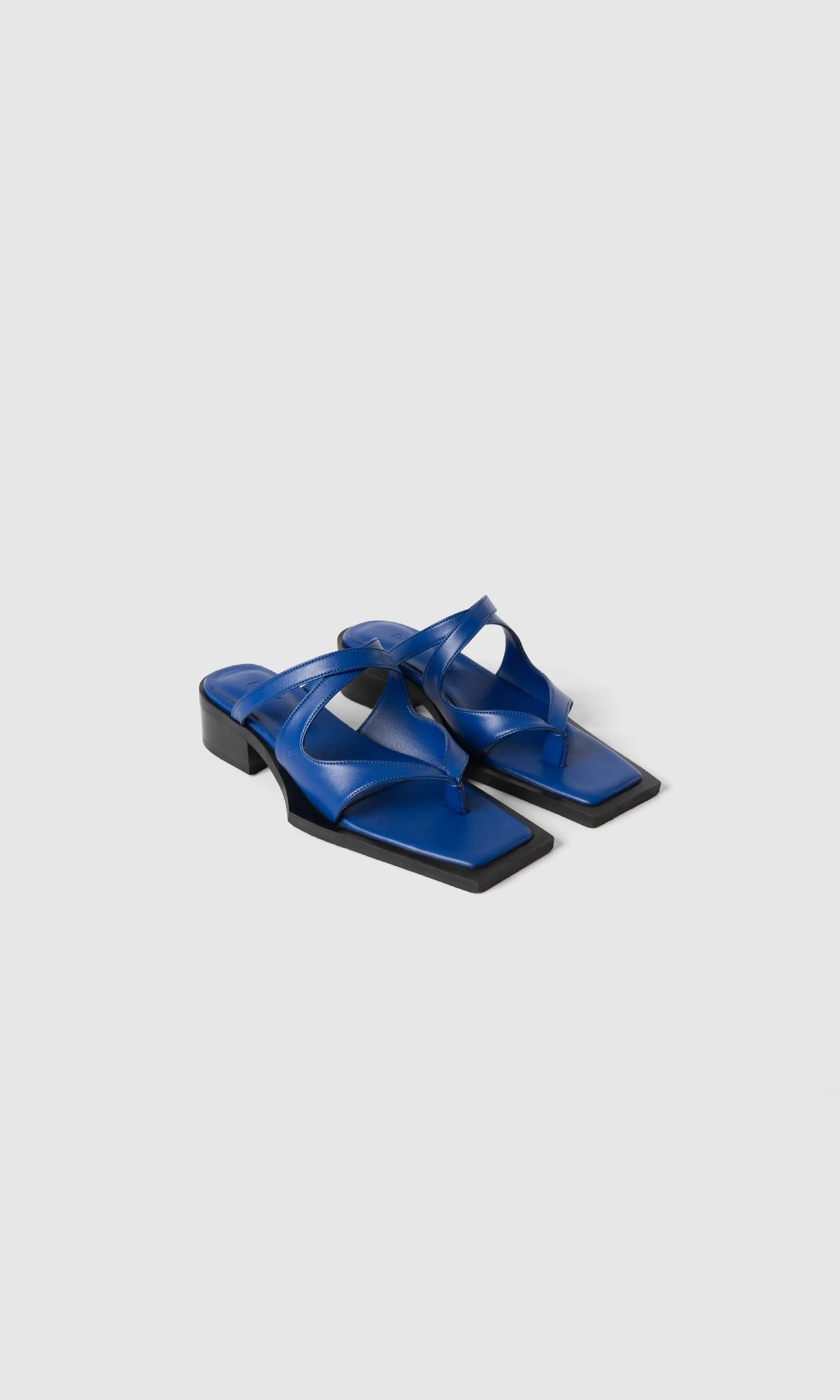Karel Vegan Apfel-Leder Mules | Elektrisches Blau
