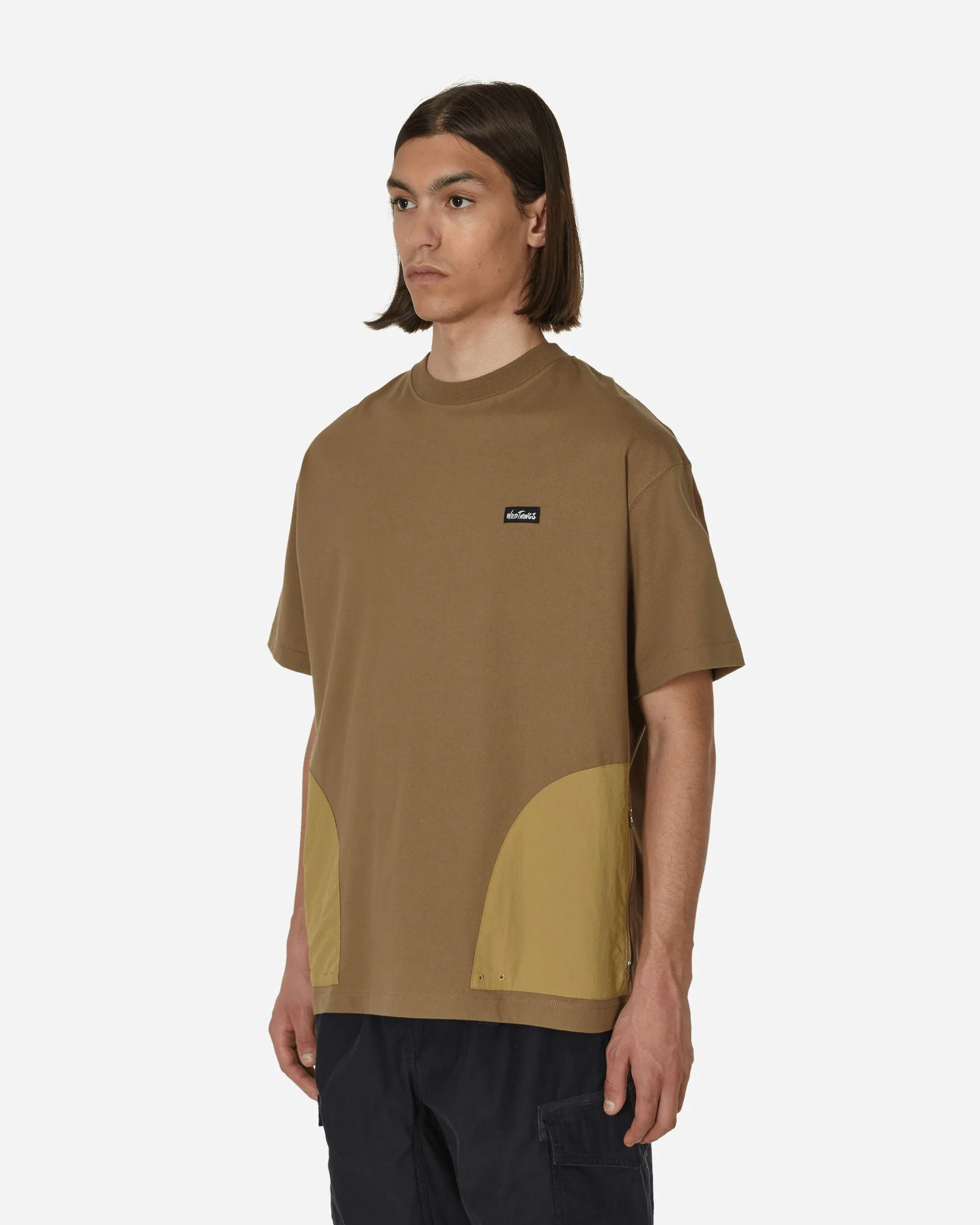 Tiefes T-Shirt mit Rundhalsausschnitt Sand