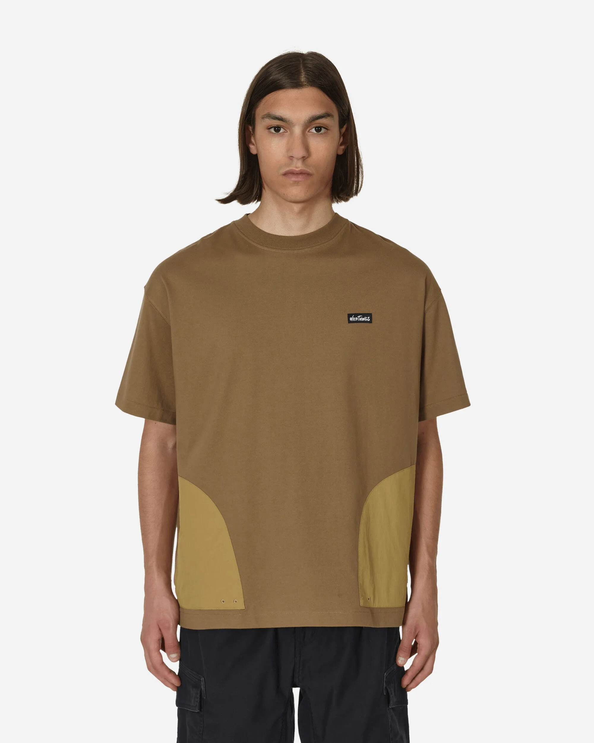 Tiefes T-Shirt mit Rundhalsausschnitt Sand