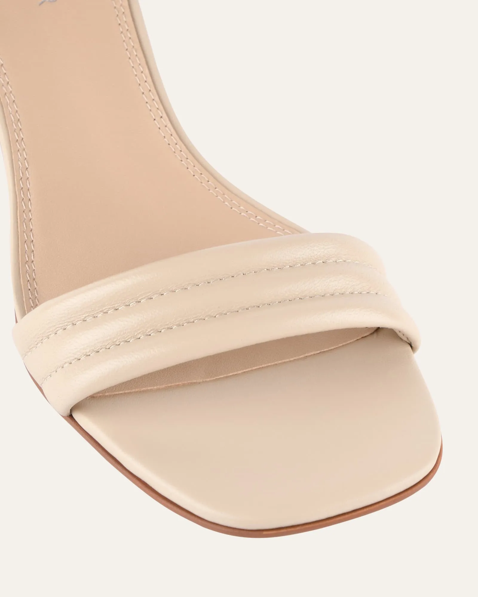 LYRIC MID HEEL SANDALEN SAND LEDER