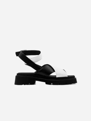 Medley Cross Riemen Desserto® Kaktusleder Sandalen | Schwarz & Weiß