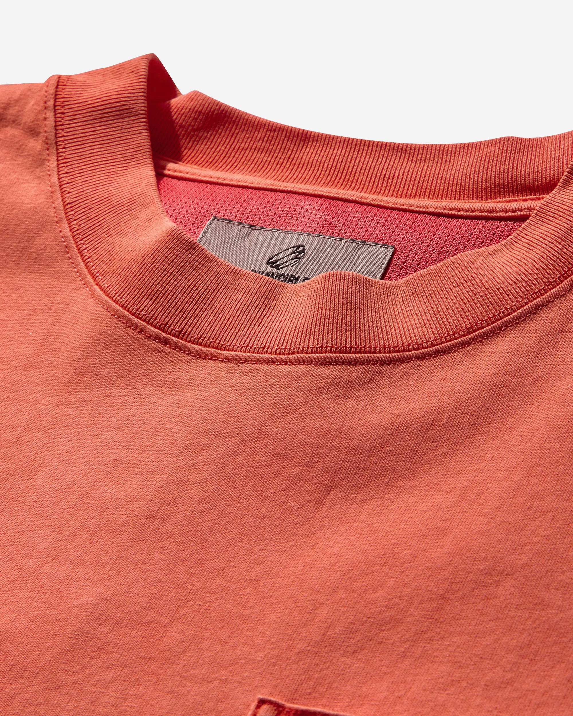 Herren INVINCIBLE Pigmentgefärbtes T-Shirt Garnelenfarbe