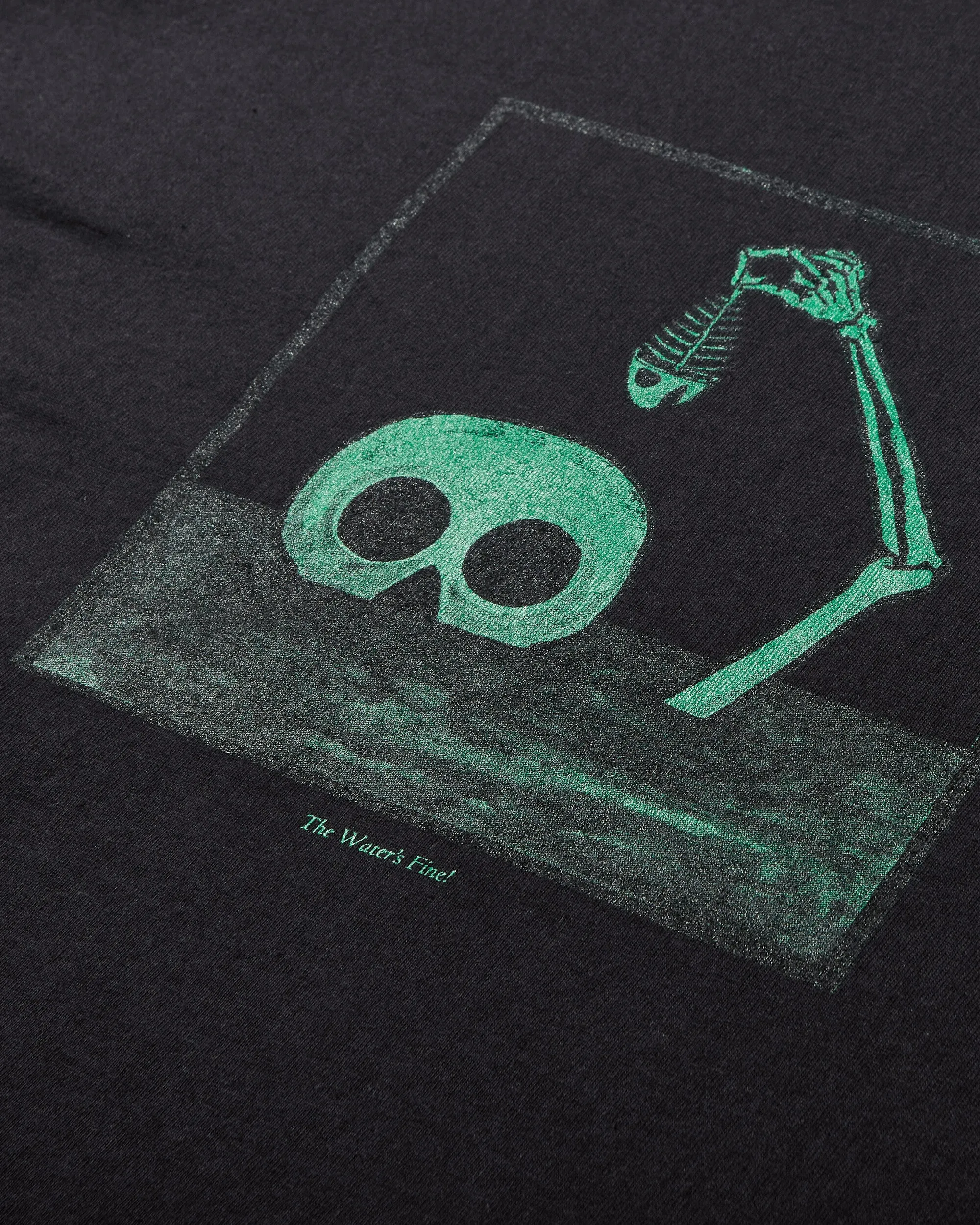 Herren The Water's Fine T-Shirt Schwarz
