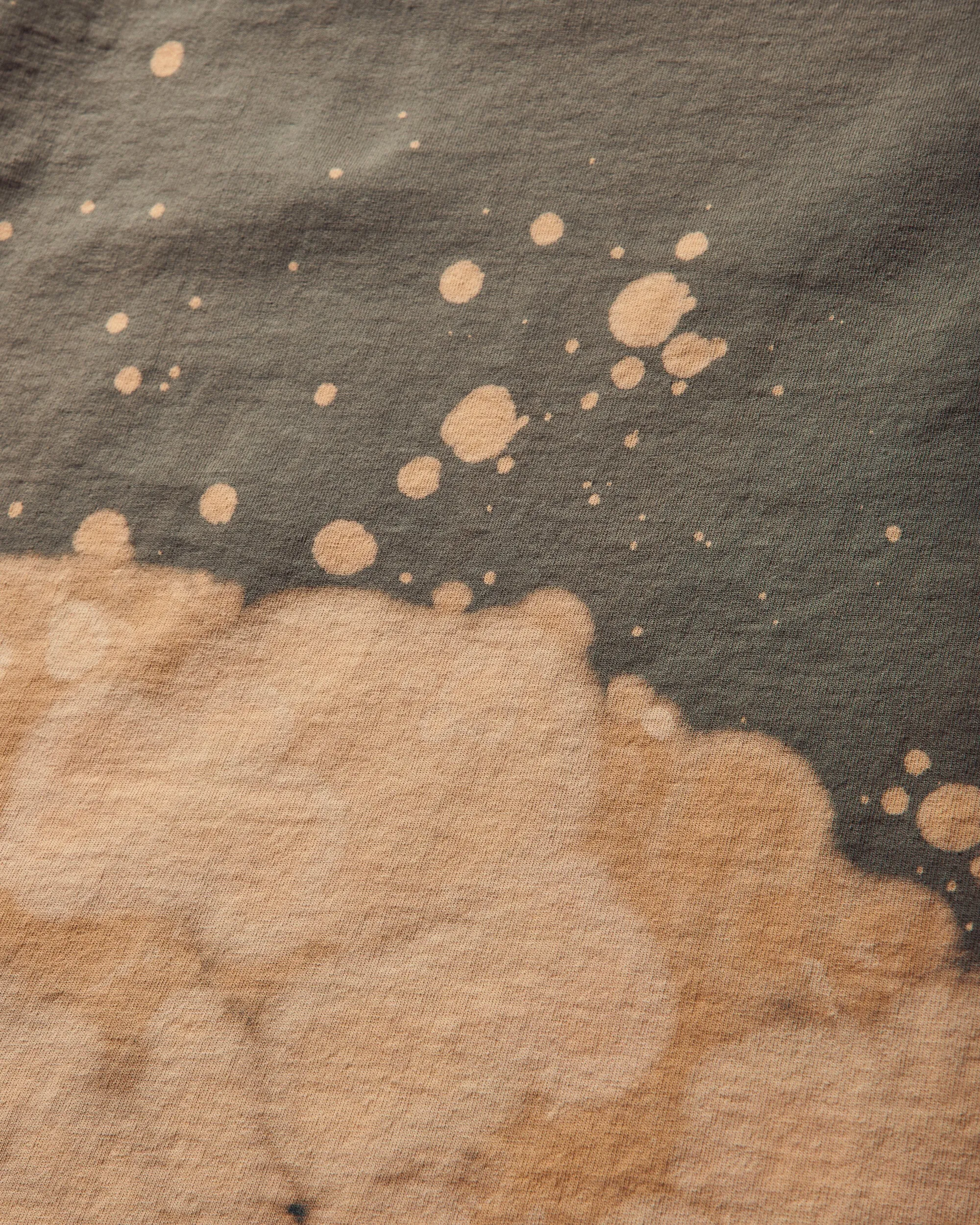 Herren Langarm-T-Shirt mit Affenkopf-Tie-Dye-Muster in Beige