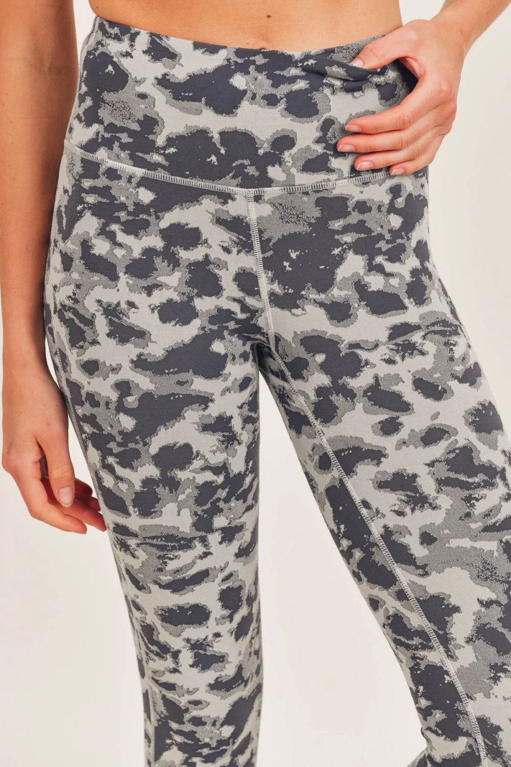 Mono B Gemusterte Gepunktete High-Waist Leggings APH-A075