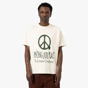 Museum Of Peace & Quiet Unser Platz T-Shirt / Knochen