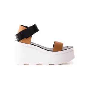 Myo Tan Leder