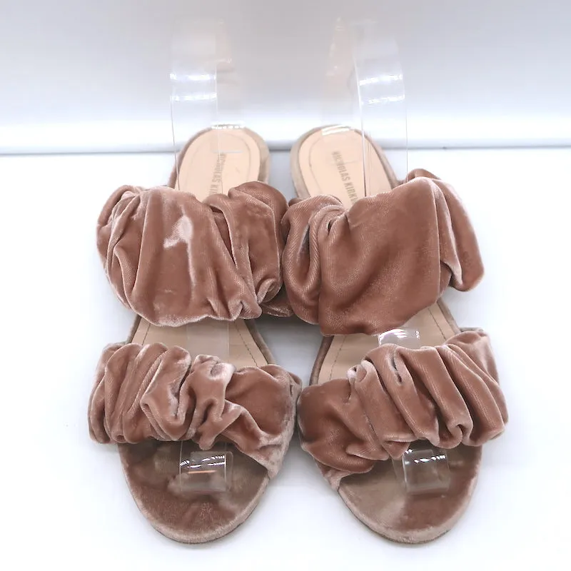 Nicholas Kirkwood Courtney Rüschen Velours Flache Riemchensandalen in Blush Größe 38