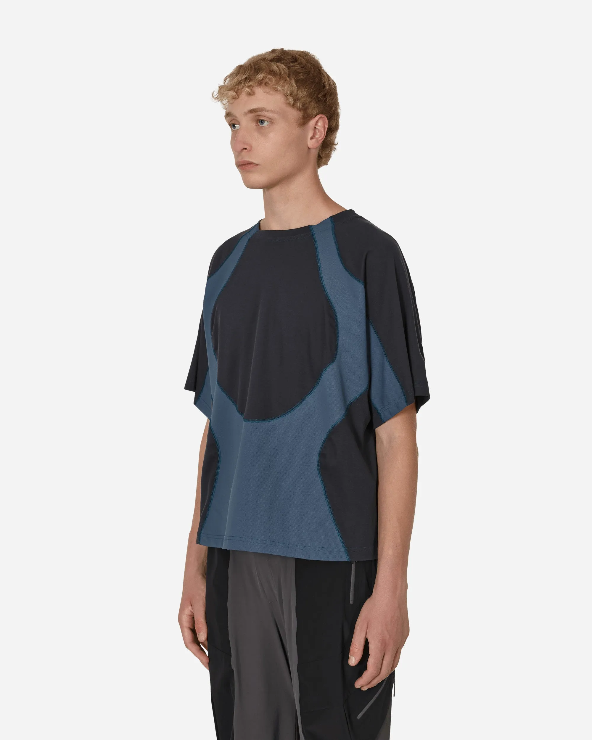 Gepaneltes T-Shirt Dunkelgrau
