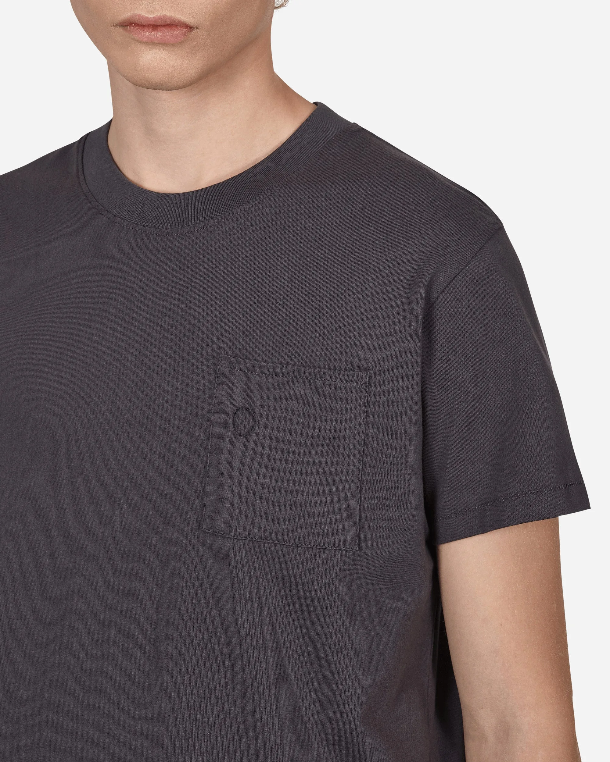 T-Shirt mit Tasche Schwarz