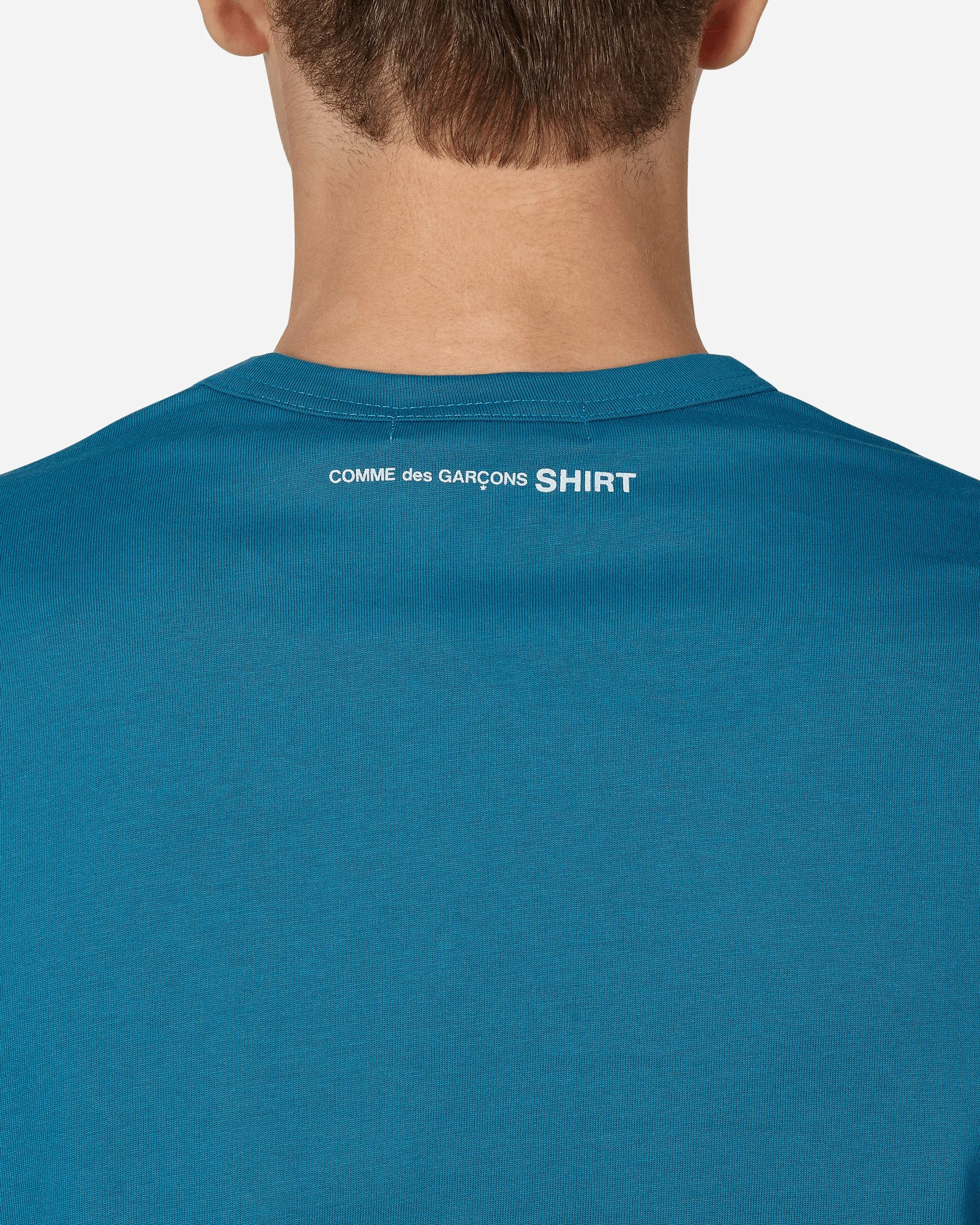 Blaues T-Shirt mit Rücklogo