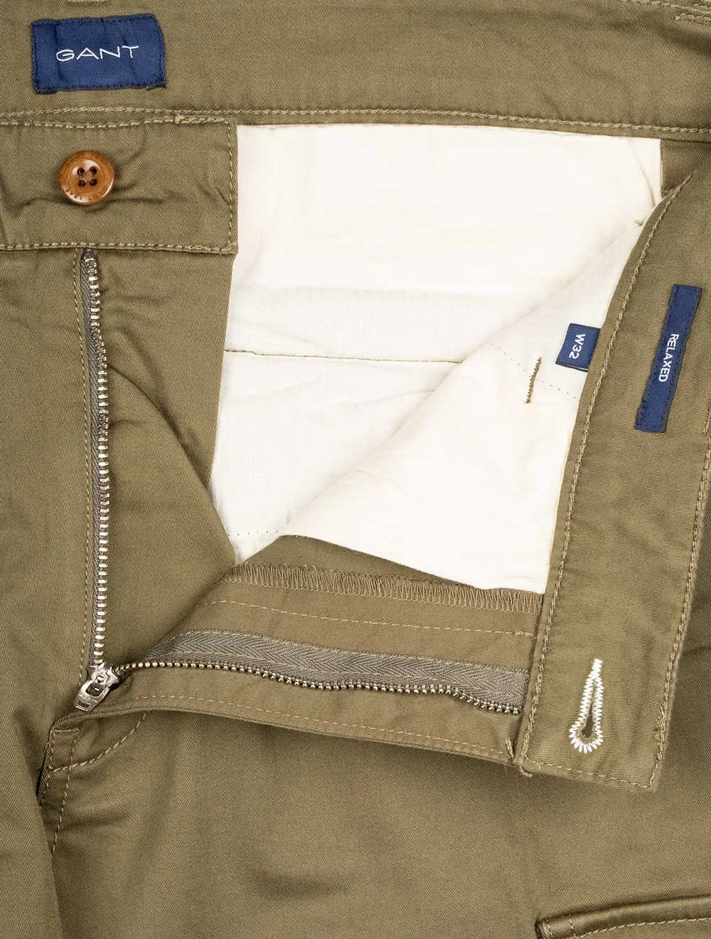 Bequeme Twill-Cargo-Shorts in Rennsportgrün