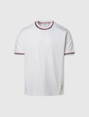 KURZÄRMELIGES GESTREIFTES T-SHIRT MIT KANTENABSETZUNG