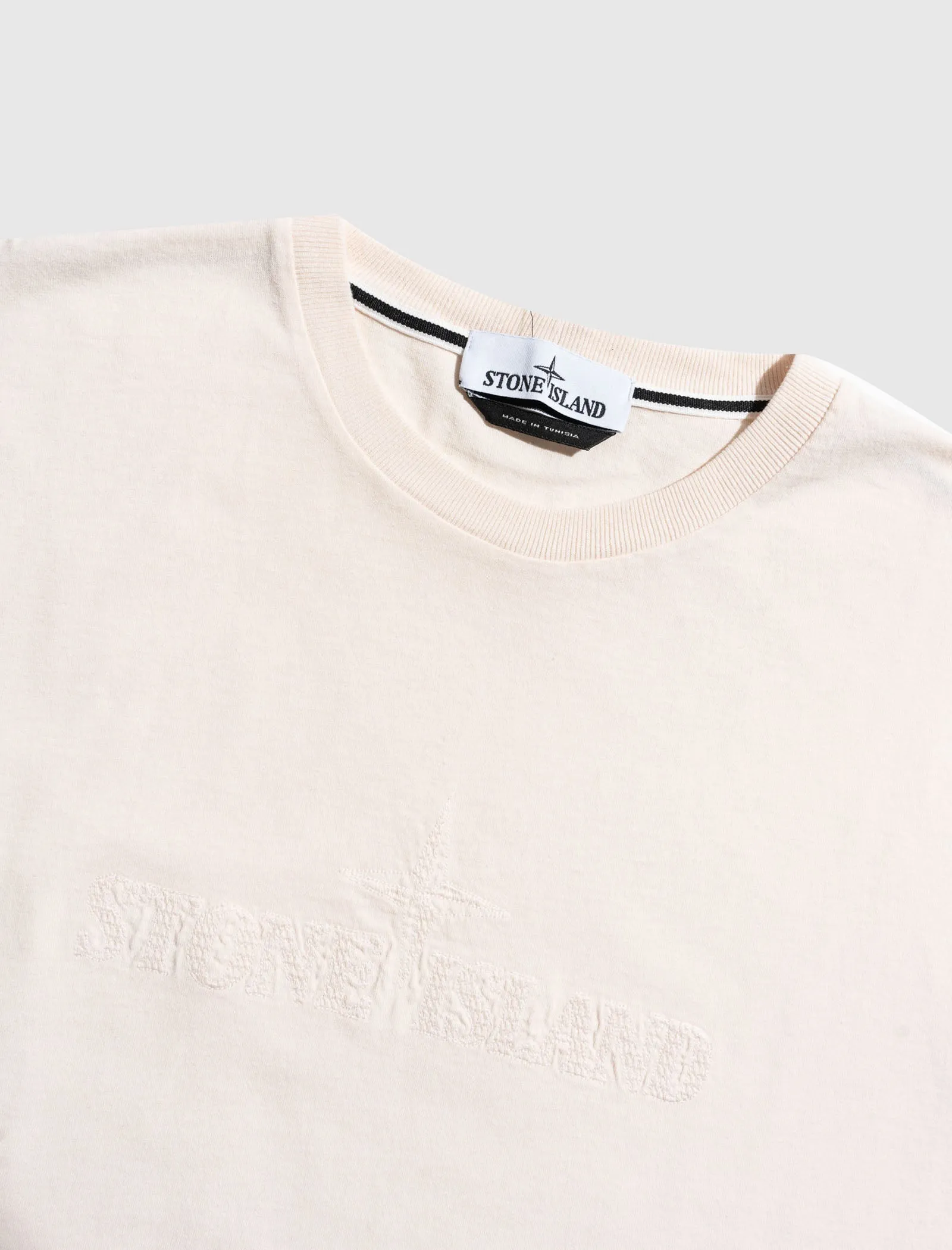 KURZÄRMELIGES T-SHIRT