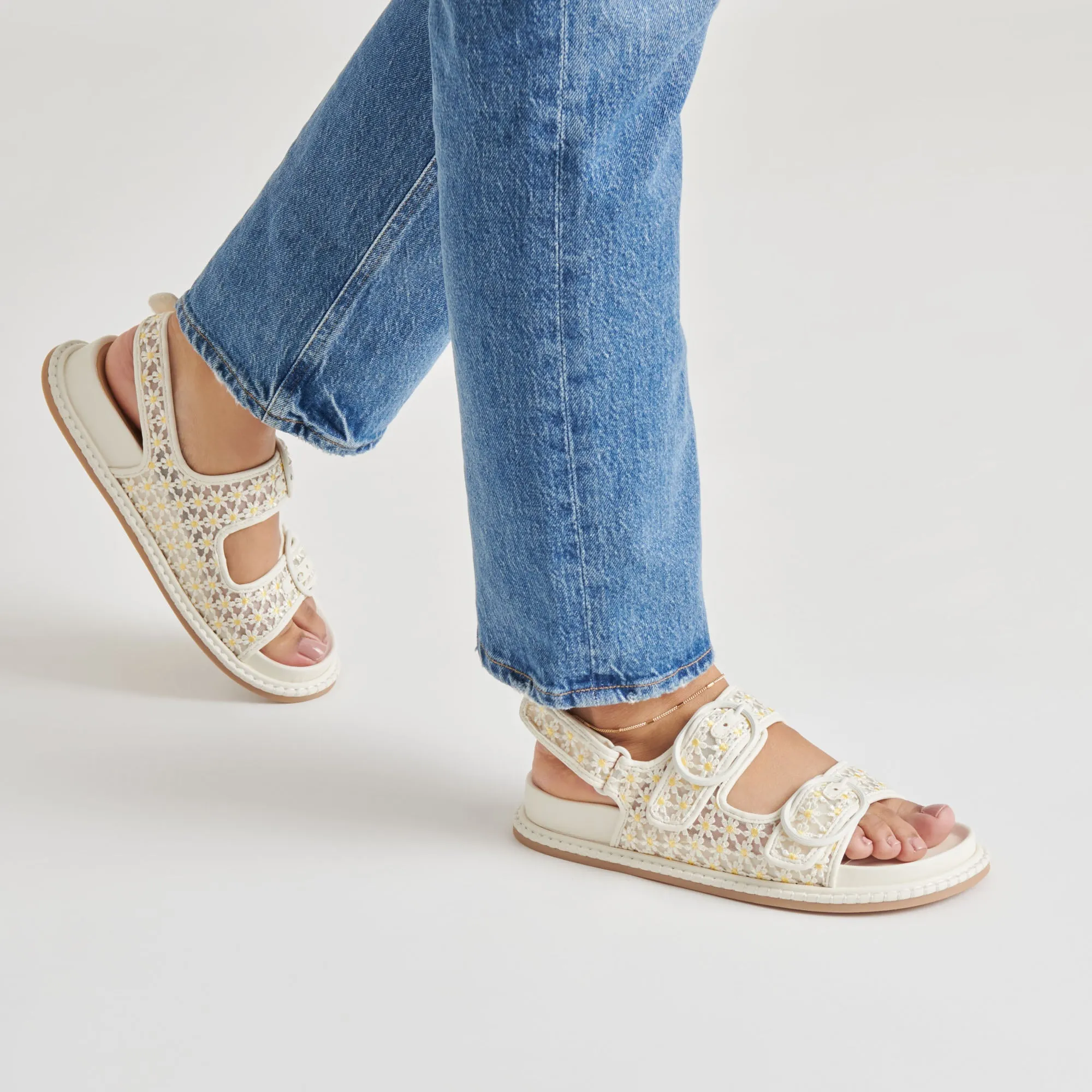 STUART FLORAL SANDALEN WEIß GELB BLUMENMESH