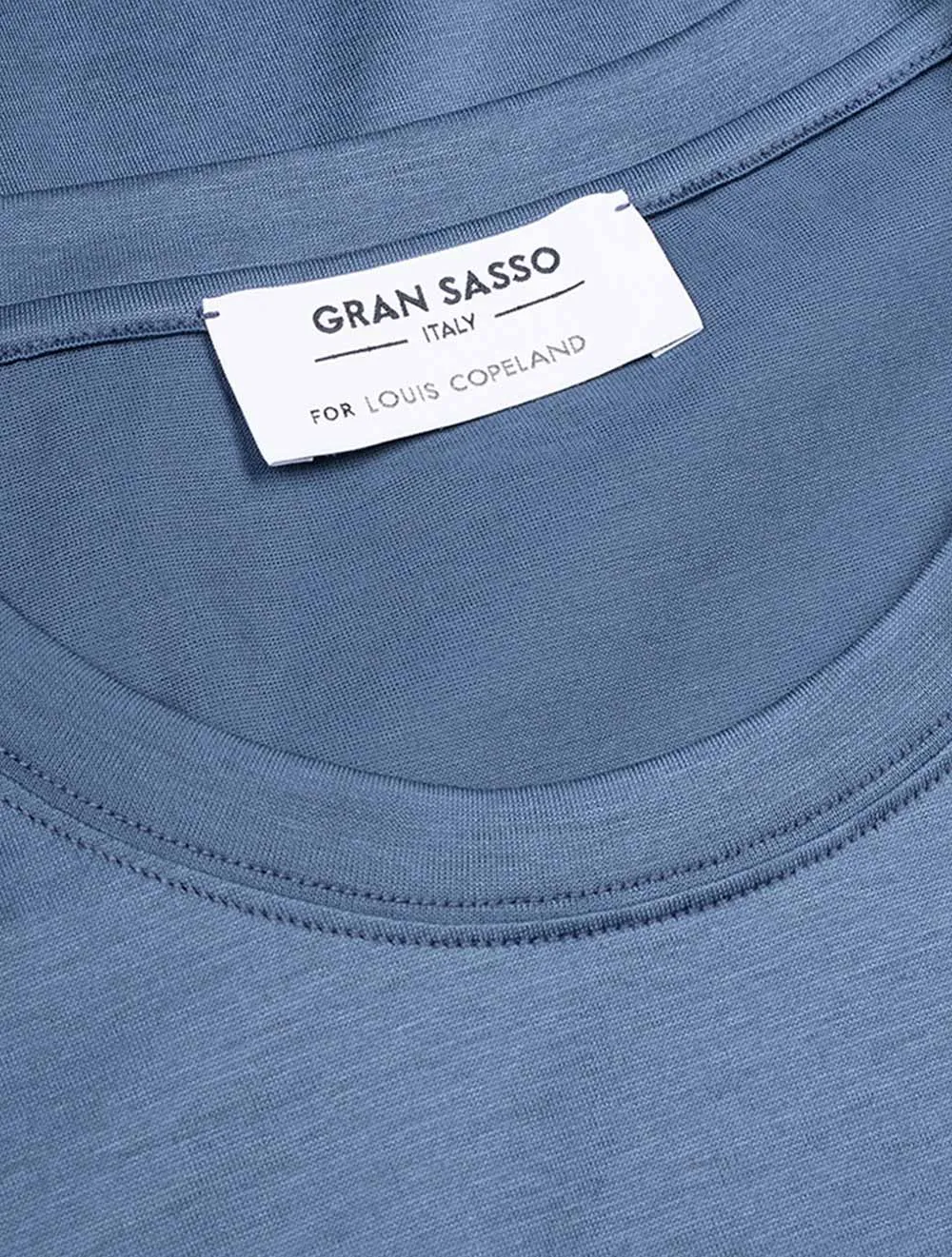 Blaues T-Shirt