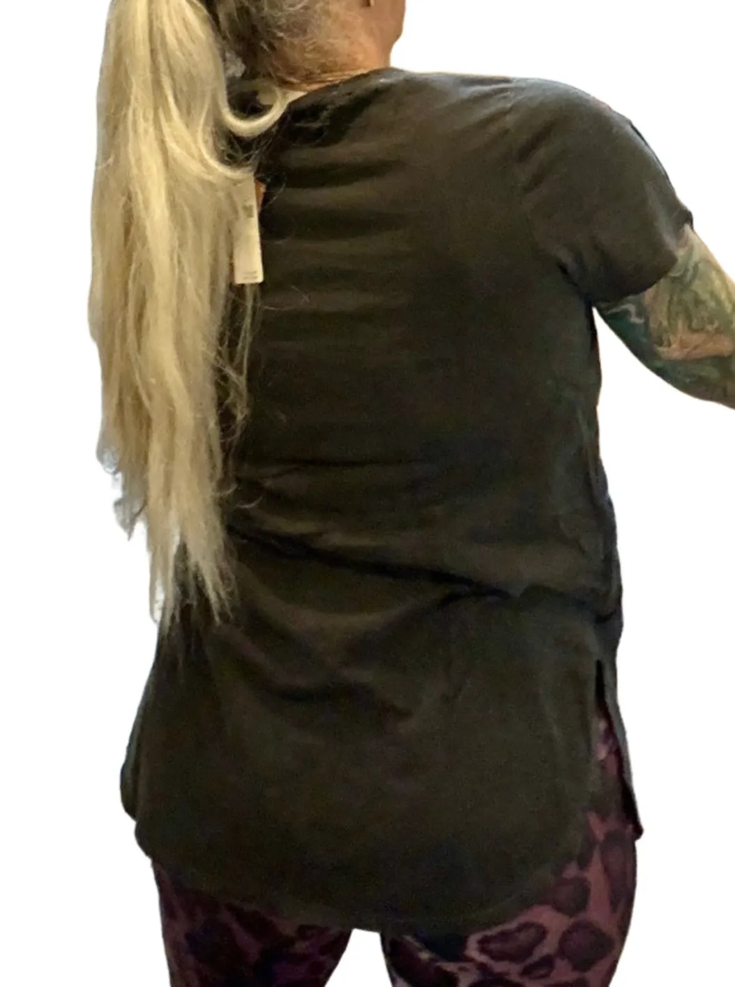 TLA Slim Shirttail Crew Neck T-Shirt in Petite und Plus